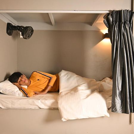 Bed & Bread Dormitory Bharuch Esterno foto