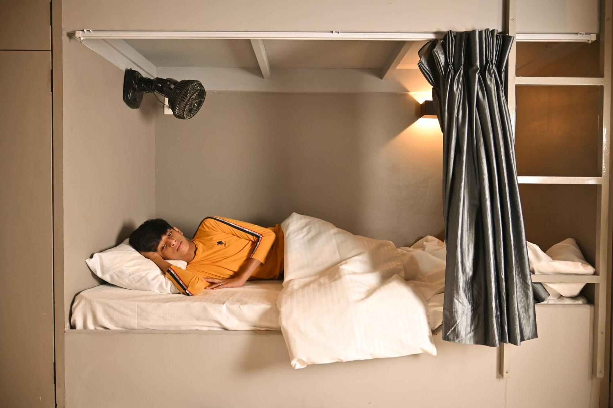 Bed & Bread Dormitory Bharuch Esterno foto