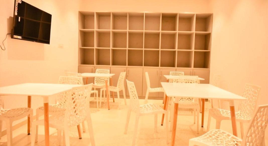 Bed & Bread Dormitory Bharuch Esterno foto